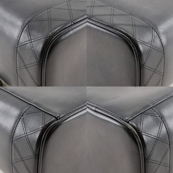 Chanel Vanity Handbag Vintage Lambskin Black Ladies Pouch - Picture 4 of 10